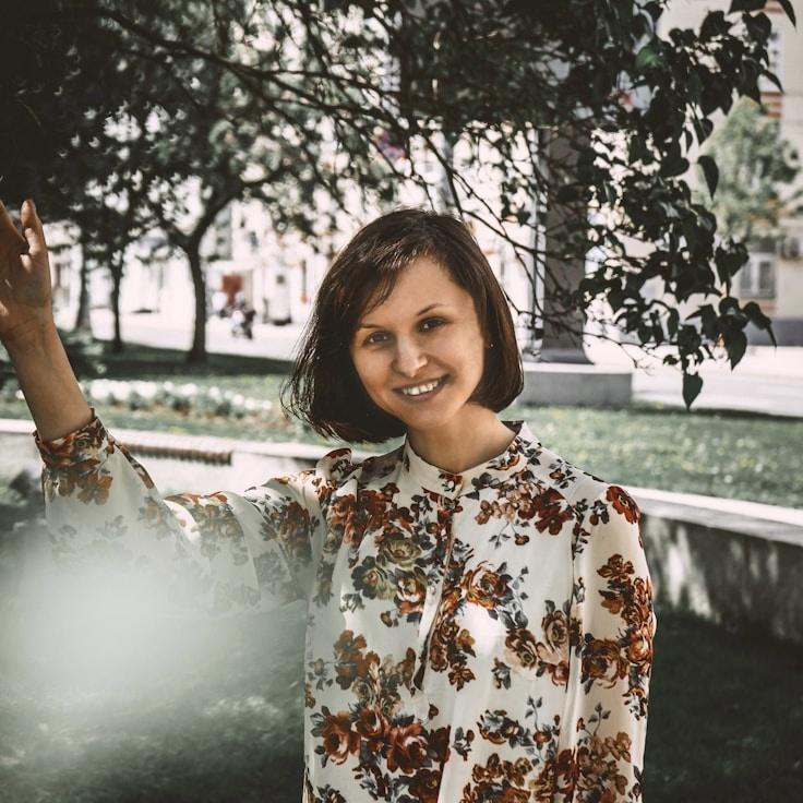 Ravi Kapoor, Client Relations Director, discussing corporate gifting strategy with business clients